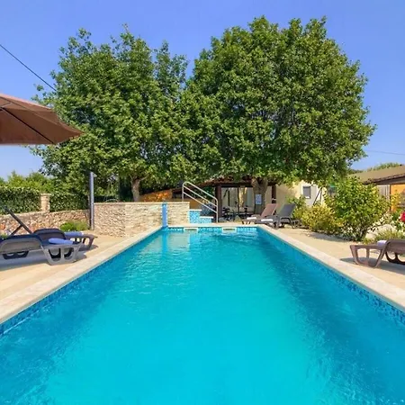 Villa Nera 1500m Beach Šišan